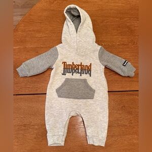 Newborn Timberland outfit (0-3 months)